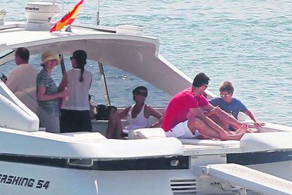 La imagen de la que se nos ha privado este verano: los duques de Palma navegando por Mallorca en julio de 2011.