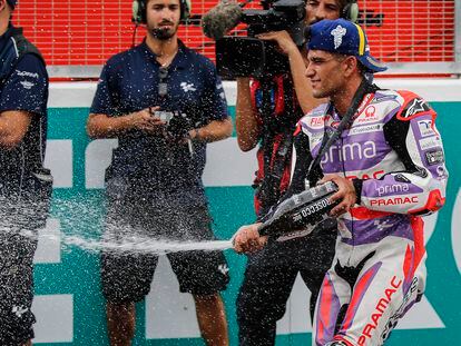 Jorge Martín celebra su segundo puesto en la carrera al sprint del Gran Premio de Malasia.