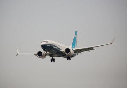 FILE PHOTO: A Boeing 737 MAX 7 aircraft piloted by Federal Aviation Administration (FAA) Chief Steve Dickson lands during an evaluation flight at Boeing Field in Seattle, Washington, U.S. September 30, 2020. REUTERS/Lindsey Wasson/File Photo