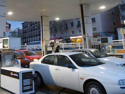 La gran patronal de gasolineros decide llevar a la Justicia el decreto que bonifica los carburantes