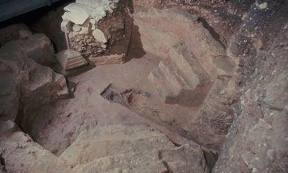 La pila bautismal visigoda localizada bajo la catedral de Barcelona visitable desde ahora.