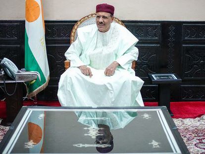 El presidente depuesto de Níger, Mohamed Bazoum, en Niamey el 14 de abril de 2022.
