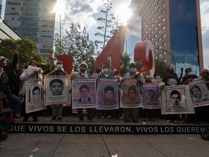 Marcha de los padres de los 43 estudiantes desaparecidos de la Escuela Normal Rural de Ayotzinapa “Raúl Isidro Burgos” el 26 de septiembre 2022.