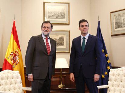 Reunion de Mariano Rajoy y Pedro Sanchez en el Congreso el 12 de febrero.