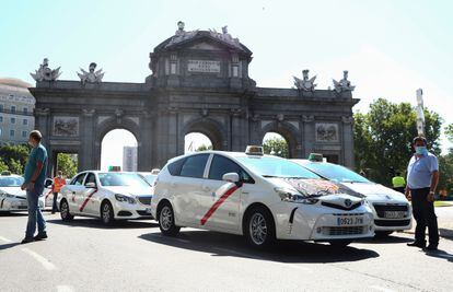 Manifestación de taxistas el pasado junio para reclamar que puedan limitar la flota en situaciones excepcionales en las que se reduzca la clientela.