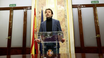 El diputado de Podemos Javier Sánchez Serna durante la rueda de prensa de este martes en el Congreso.