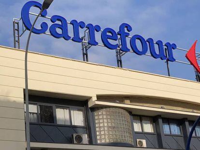 Carrefour transforma un antiguo Supersol en su primer hipermercado en Melilla