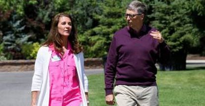 El asesor tecnológico de Microsoft, Bill Gates, y su esposa Melinda en Sun Valley.