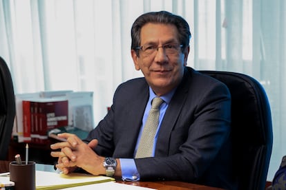 The magistrate of the Constitutional Court Enrique Arnaldo in the plenary session of January 2023.