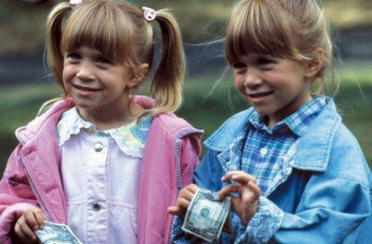 En la nueva serie participarán de forma ocasional los protagonistas de la ficción original. Solo faltan las gemelas Olsen, que interpretaban al bebé de 'Padres forzosos'.
