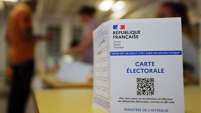 Un colegio electoral en Niza, durante la jornada de ayer.