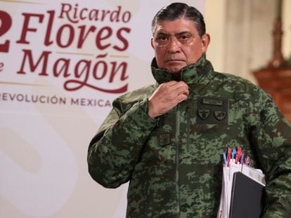 Luis Cresencio Sandoval, secretario de la Defensa Nacional durante una conferencia de prensa en Palacio Nacional, este jueves.