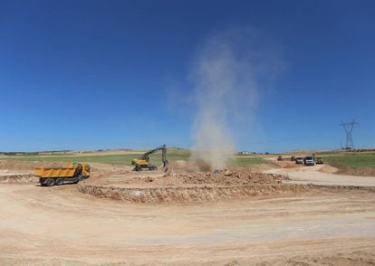 Trabajos previos, en 2015, en los alrededores del futuro almac&eacute;n nuclear de Villar de Ca&ntilde;as (Cuenca). 