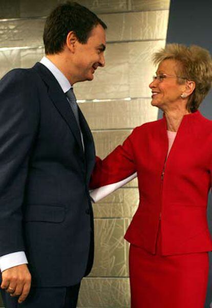José Luis Rodríguez Zapatero y María Teresa Fernández de la Vega, antes de la rueda de prensa.