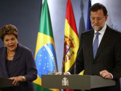 Los presidentes de Brasil y Espa&ntilde;a, Dilma Roussef y Mariano Rajoy, en una comparecencia en 2012. 