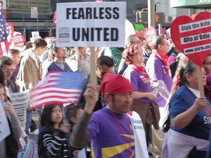 Los inmigrantes marchan contra Donald Trump