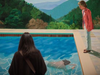 La obra 'Portrait of an Artist (Pool with Two Figures)', de David Hockney, expuesta en la Tate Britain, en Londres, en 2017.
