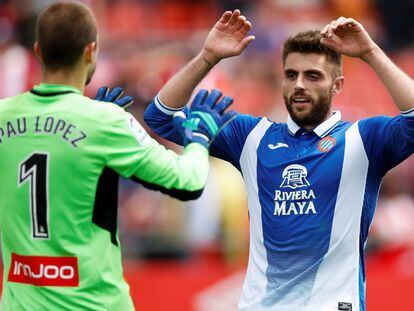 Pau López y y David López, en un partido con el Espanyol.