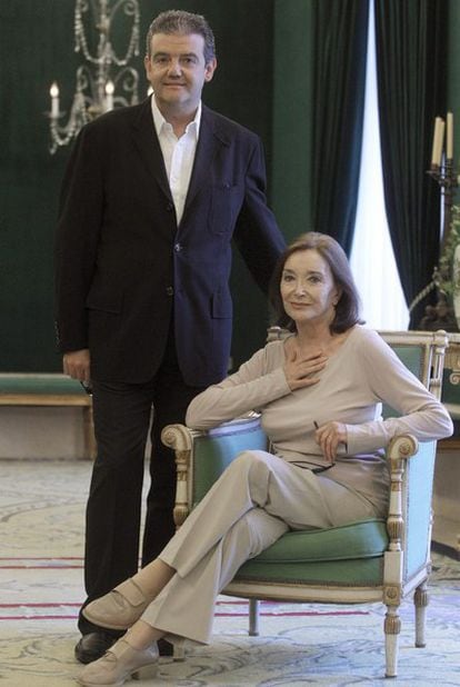 Nuria Espert y Renato Palumbo en la presentación en el Teatro Real.