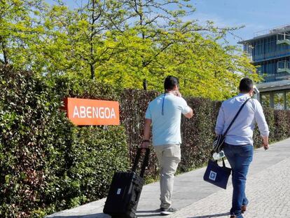 Entrada de la sede de Abengoa en Sevilla. 