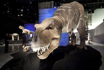 Réplica de uno de los dinosaurios expuestos en el Parque de las Ciencias de Granada.