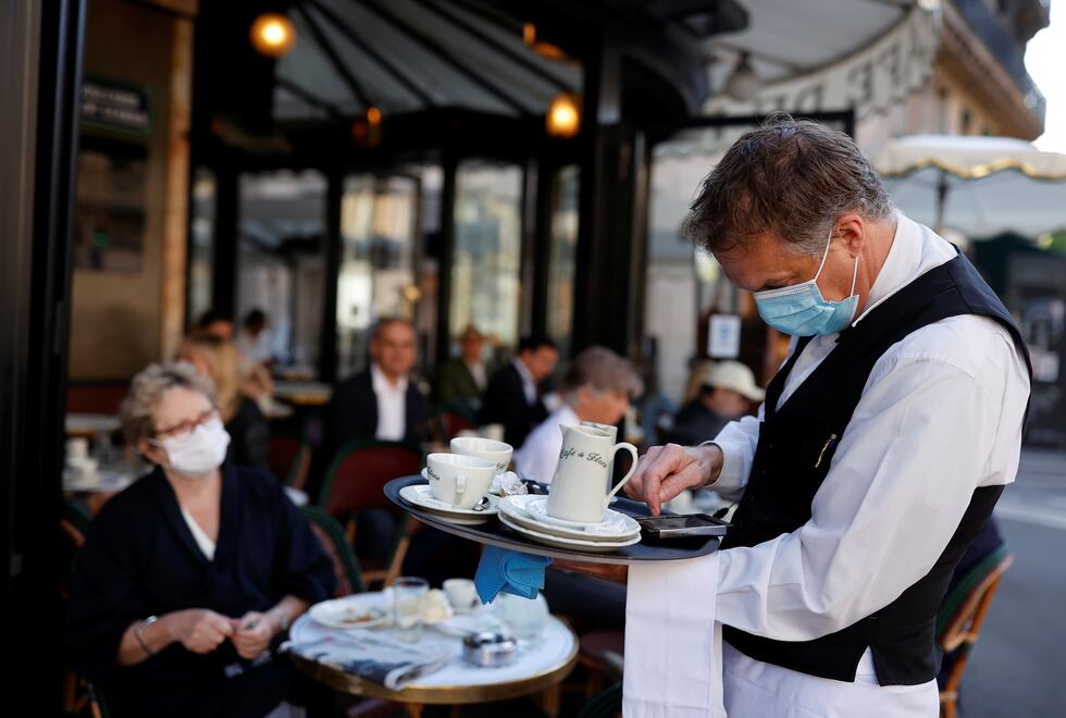 Cuanto Gana Un Camarero En Paris