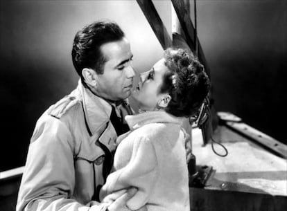 'A través del Pacífico'. John Huston. 1942.
Humphrey Bogart vuelve a encontrarse con uno de sus directores talismán, John Huston, el realizador que vertebra una buena parte de su carrera cinematográfica. En el reparto nombres conocidos como Mary Astor, con la que volvía a coincidir en esta historia con trasfondo  bélico, el ataque japonés a Pearl Harbour, y  la industria de Hollywood en pie de guerra.