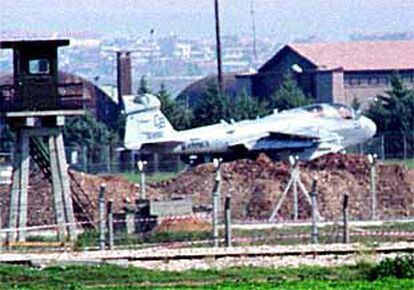 Un avión militar norteamericano despega de la base de Adana, en el sur de Turquía.