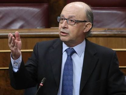 Crist&oacute;bal Montoro, ministro de Hacienda