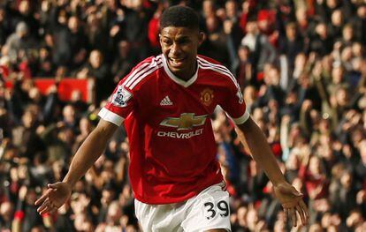 Marcus Rashford celebra uno de sus goles ante el Arsenal.