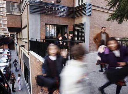 Puerta principal del colegio San Javier, primero en la clasificación de la prueba de 6º de Primaria.