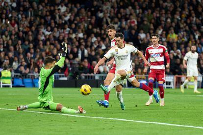 Brahim Diaz scores Real Madrid's first goal against Granada CF.