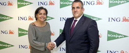La directora general de banca para particulares de ING, Almudena Román, junto al consejero delegado de El Corte Inglés, Víctor del Pozo.