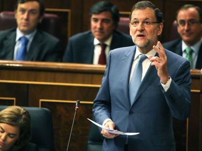 Mariano Rajoy responde a la oposici&oacute;n en el Congreso.
