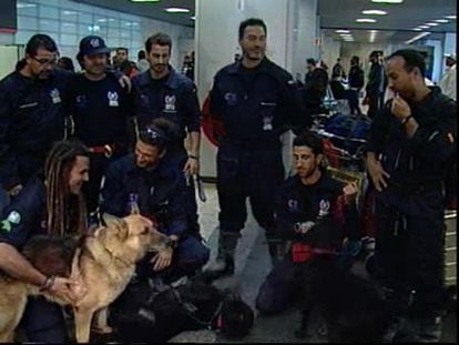 Bomberos españoles regresan tras colaborar en el rescate de 22 personas en Haití