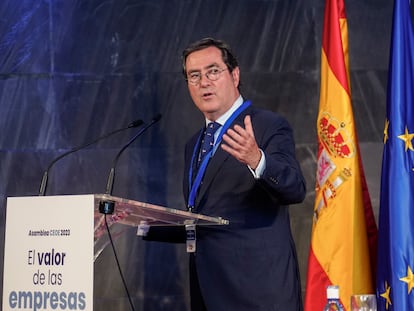 Antonio Garamendi, presidente de la Confederación Española de Organizaciones Empresariales (CEOE), interviene en la Asamblea de la entidad.