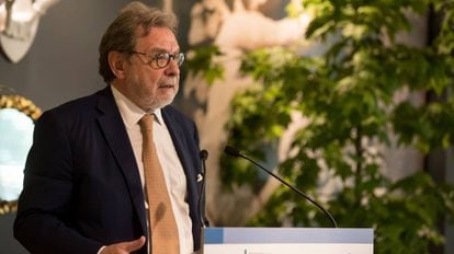 Juan Luis Cebri&aacute;n, presidente del Grupo PRISA, en un coloquio en Santiago de Compostela.