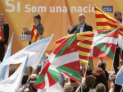 De izquierda a derecha, Josu Jon Imaz, Artur Mas, Josep Antoni Duran Lleida y Anxo Quintana, en el acto de Galeuscat.