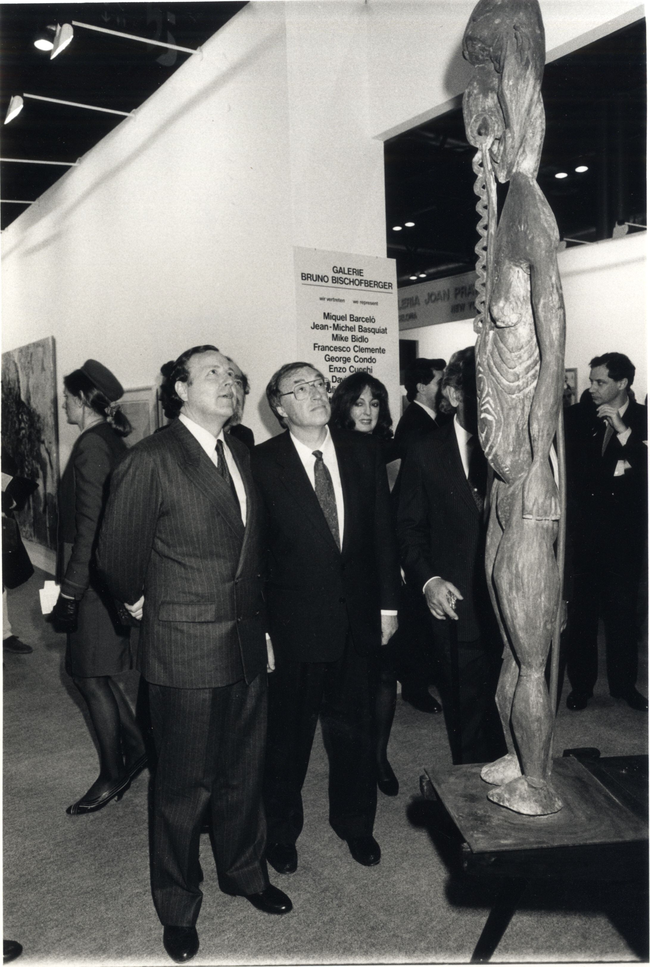 El alcalde de Madrid, José María Alvarez del Manzano (izquierda), y el ministro de Cultura, Jordi Solé Tura, en la inauguración de Arco en 1992. 