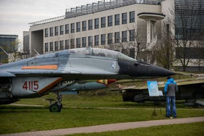 Un avión de combate Mikojan MiG-29GT de Polonia, el pasado lunes en Cracovia.