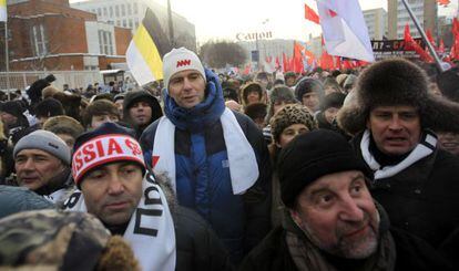 El multimillonario y candidato Mikhail Prokhorov participa en la protesta contra el primer ministro, Vladímir Putin.