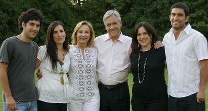 Pandora Papers presidente de Chile, Sebastián Piñera, con su esposa e hijos.