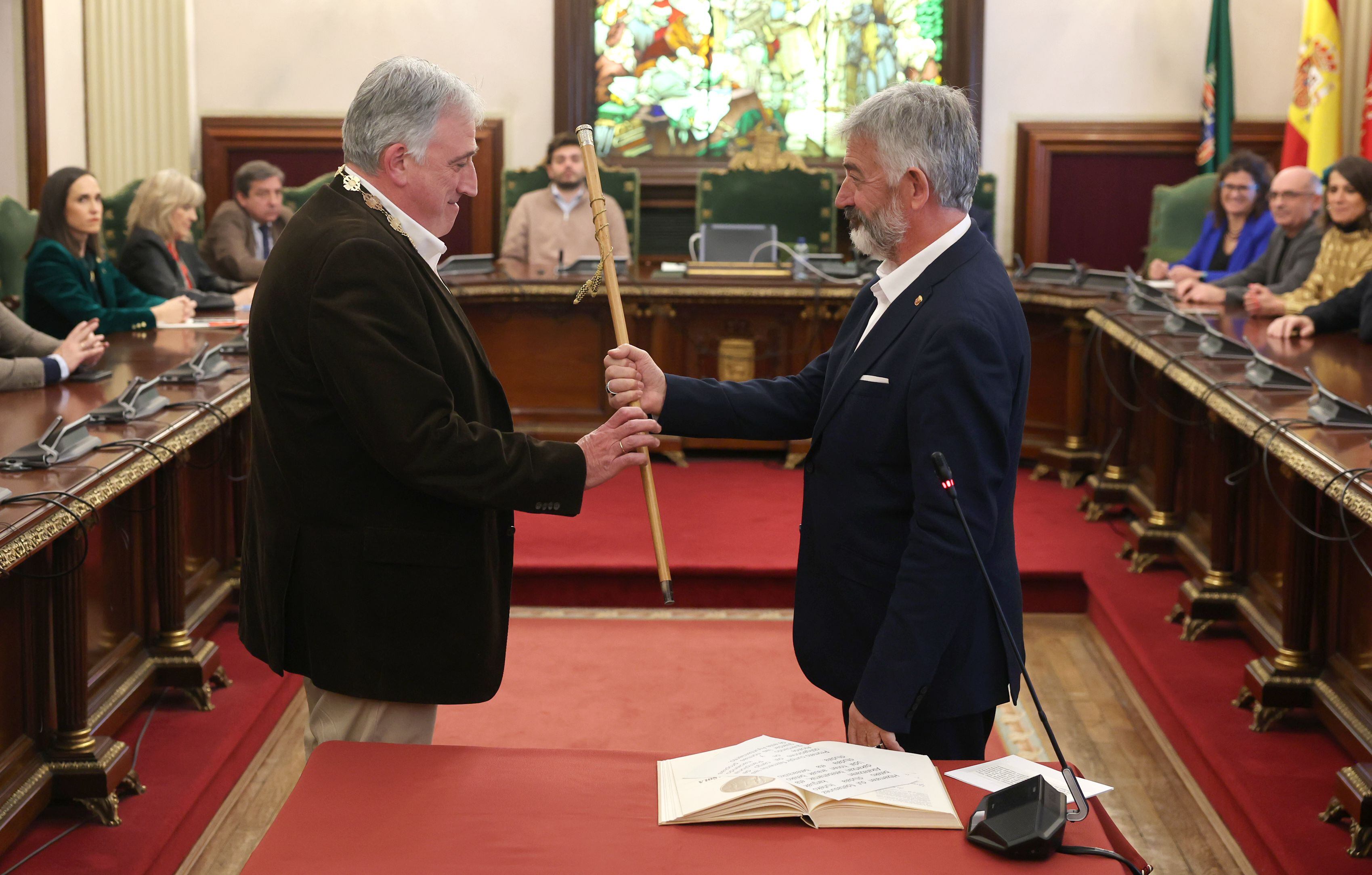 La moción de censura en Pamplona, en imágenes