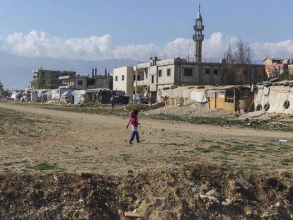 Un asentamiento informal de refugiados sirios en la regi&oacute;n libanesa de la Bekaa, fronteriza con Siria. 