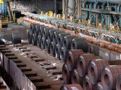 ArcelorMittal gana un 37,8% menos en 2022, pero anticipa una mejoría de la demanda