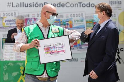 La ONCE presentó este miércoles una serie especial para la que ha imprimido 46,5 millones de cupones, uno por cada ciudadano del país, con la que busca homenajear el esfuerzo de la gente en el retorno de sus sorteos y sus 19.000 vendedores.