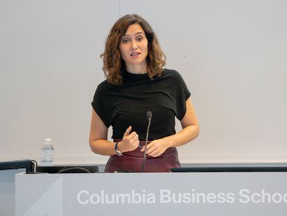La presidenta madrileña, Isabel Díaz Ayuso, el día 14 durante su reunión con estudiantes de la Universidad de Columbia, en Nueva York.