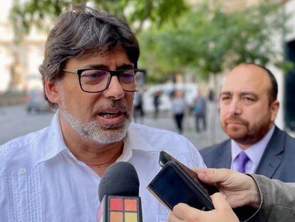 Daniel Jadue frente a la Secretaría de Relaciones Exteriores en Santiago de Chile, en octubre de 2023.