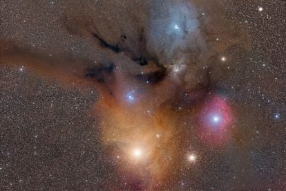 &lsquo;Nebulosas de Antares y Rho Ophiuchi&rsquo; (Rho Ophiuchi and Antares Nebulae). Fotograf&iacute;a finalista.