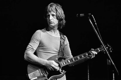 Pete Ham tocando con Badfinger en 1973.